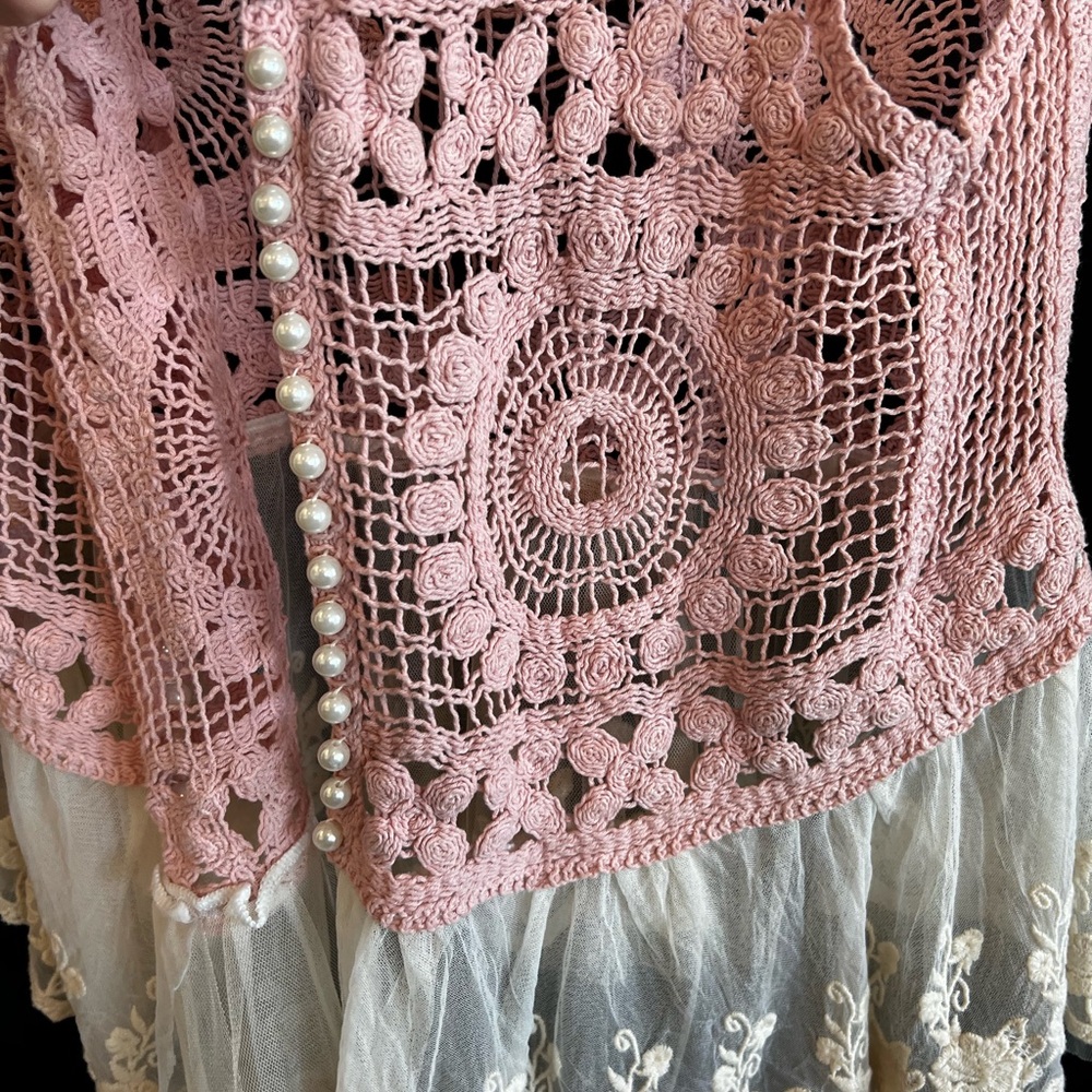 🌸 Paisley Vine Pink Crocheted Cardigan – One Size 🌸 - Picture 5 of 9